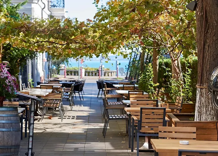 Premium Luxury Seaside Апартамент *